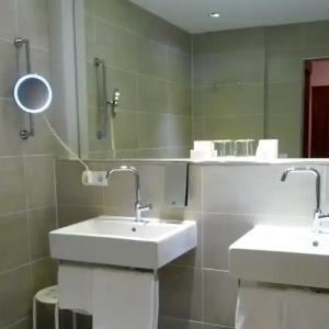 Bayerischer Hof - 92