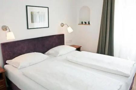 Bayerischer Hof - 52