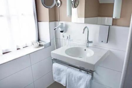 Bayerischer Hof - 50