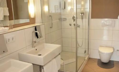 Bayerischer Hof - 115