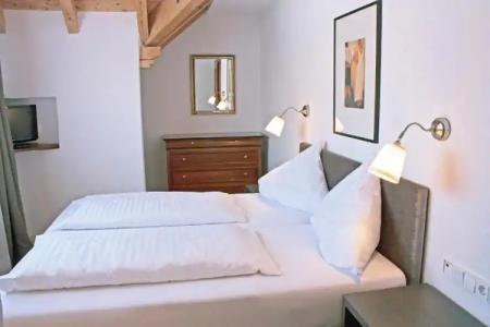 Bayerischer Hof - 131