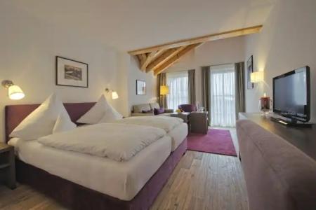 Bayerischer Hof - 101