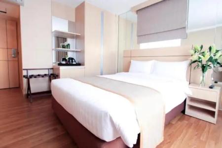 Petals Inn - 118