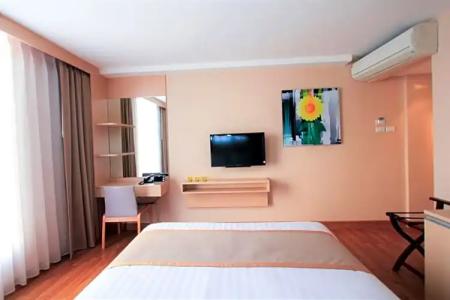 Petals Inn - 91