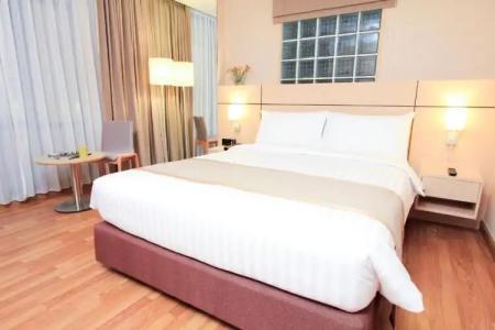 Petals Inn - 143