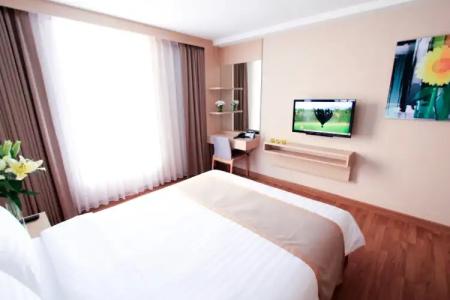 Petals Inn - 131