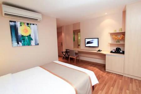 Petals Inn - 110