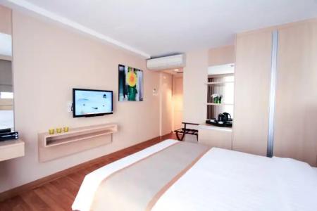 Petals Inn - 134