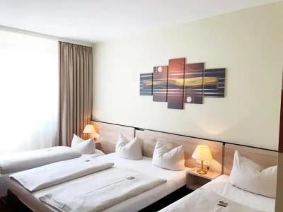 NOVINA Südwestpark - 5