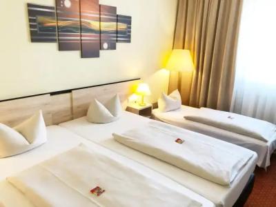 NOVINA Südwestpark - 4