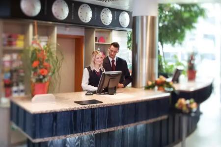 Mövenpick Nürnberg Airport - 1