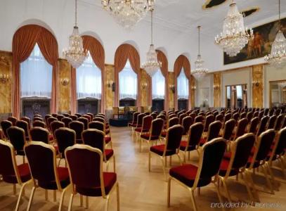 Le Meridien Grand Nurnberg - 11