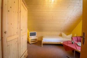 Ferienhotel Goldhubel, Neuhausen