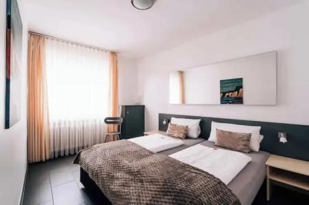 International am Theater - 23