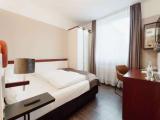 Standard Double room with street view