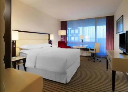 Four Points by Sheraton Munich Arabellapark - 8