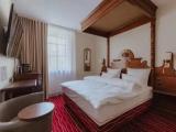 KING’s Double Club room