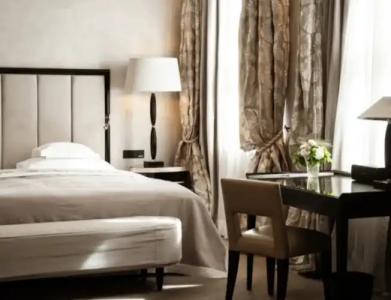 Bayerischer Hof - 62