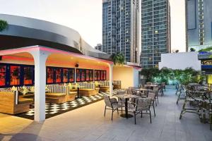 Radisson Suites Sukhumvit - SHA Extra Plus, Bangkok