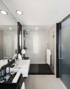 Radisson Suites Bangkok Sukhumvit - SHA Extra Plus - 102