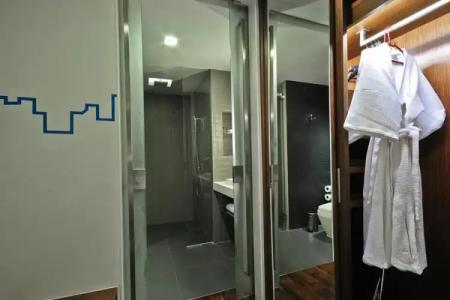 Galleria Sukhumvit 10 Bangkok by Compass Hospitality - 14