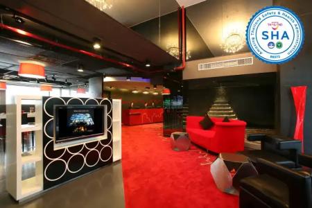 Galleria Sukhumvit 10 Bangkok by Compass Hospitality - 1