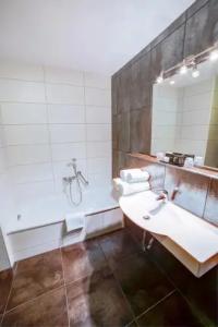 Moers van der Valk - 8