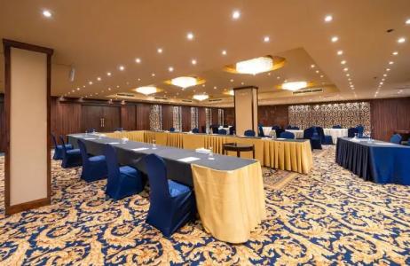 Pyramisa Suites Cairo - 32