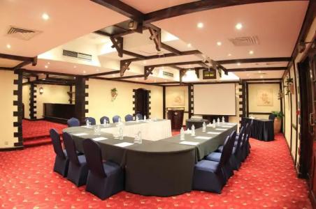 Pyramisa Suites Cairo - 22