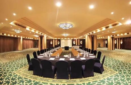 Pyramisa Suites Cairo - 21