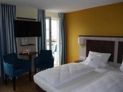 & Gästehaus Seehof - 32