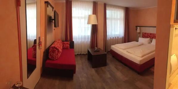 & Gästehaus Seehof - 18