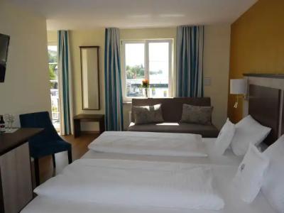 & Gästehaus Seehof - 4