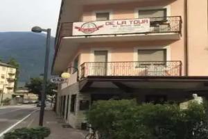 De La Tour, Villa di Tirano