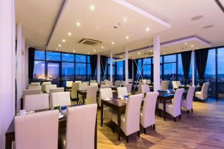 Vier Jahreszeiten Lübeck - 11