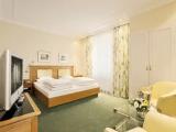 Standard Double room with street view