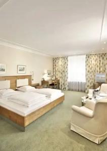 Bayerischer Hof - 44