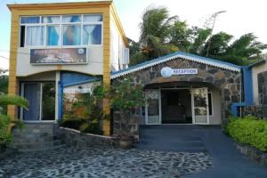 Le Grand Bleu Hotel, Trou aux Biches