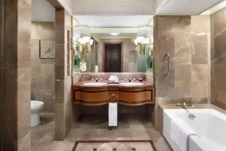 Shangri-La Bangkok - 18