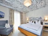 Suite with mountain view