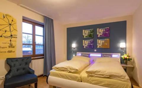 Goldflair am Rathaus - 79