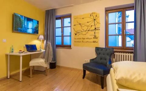 Goldflair am Rathaus - 86