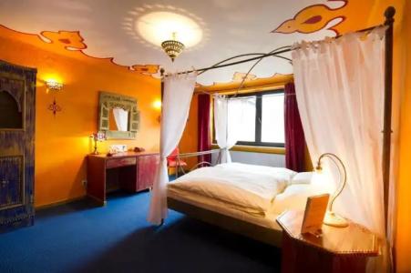 Goldflair am Rathaus - 69