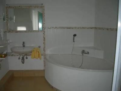 Goldflair am Rathaus - 8