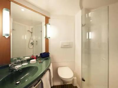 ibis Köln Airport - 7