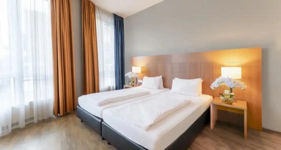 PLAZA Premium Köln - 32