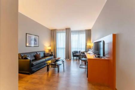 PLAZA Premium Koln - 57