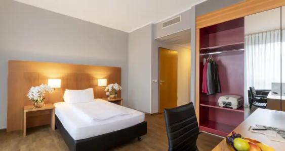 PLAZA Premium Köln - 31