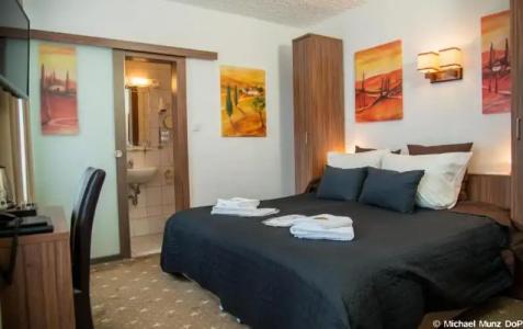 und Restaurant Löwenbräu Köln - 100