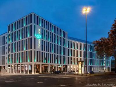 Motel One Koln-Waidmarkt